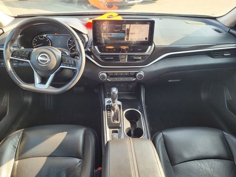 Used 2023 Nissan Altima 2.5 SR w/ SR Premium Package image 10