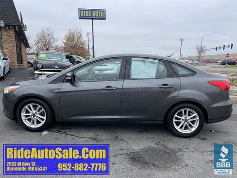 Used 2017 Ford Focus SE image 8