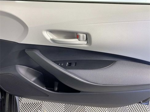 Used 2025 Toyota Corolla LE image 23