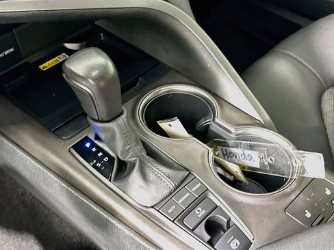 Used 2022 Toyota Camry XSE FWD image 18