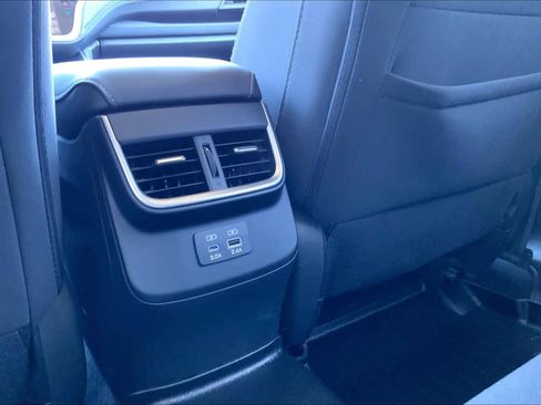 Used 2025 Subaru Outback Premium AWD/4WD image 35