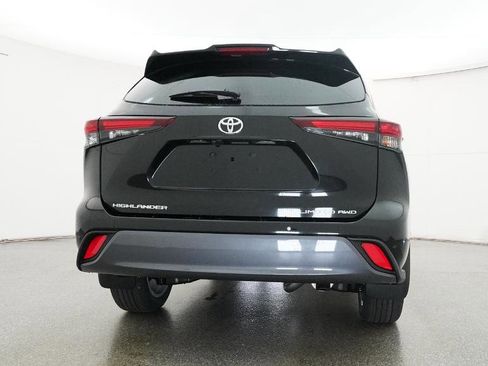 New 2026 Toyota Highlander Limited image 17