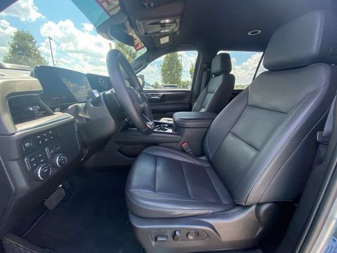 Used 2025 Chevrolet Tahoe LT w/ Comfort Package AWD/4WD image 14