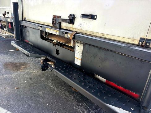 Used 2014 Ford E-350 and Econoline 350 Super Duty Wagon image 6