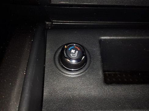 Used 2018 Nissan Titan Platinum Reserve w/ Platinum Utility Package image 15