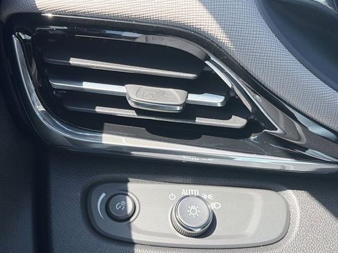 New 2026 Buick Envista Avenir image 23