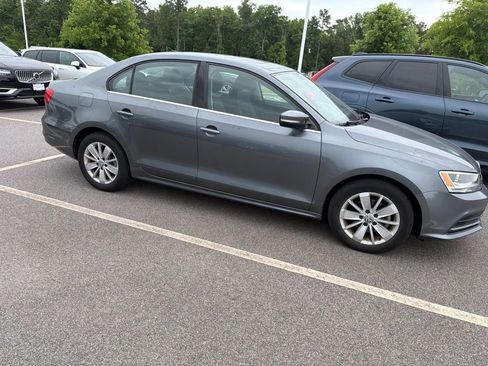 Used 2015 Volkswagen Jetta SE FWD image 7