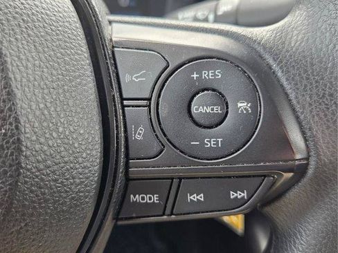 Used 2022 Toyota Corolla LE FWD image 30