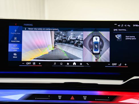 Used 2025 BMW M5 w/ Carbon Package image 41