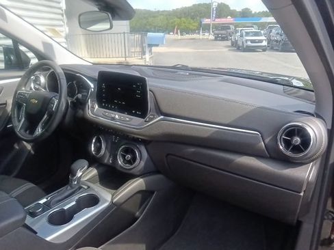 Used 2025 Chevrolet Blazer LT AWD/4WD image 31