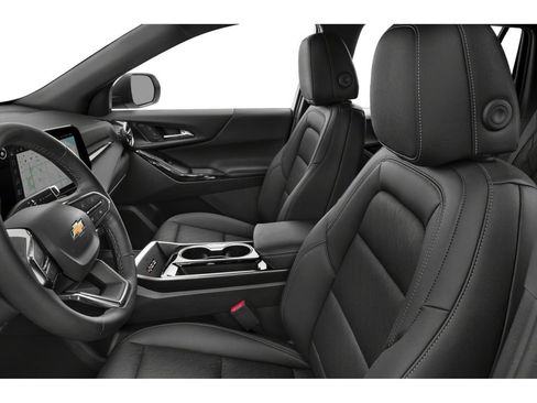 Used 2025 Chevrolet Equinox LT w/ Convenience Package II FWD image 6