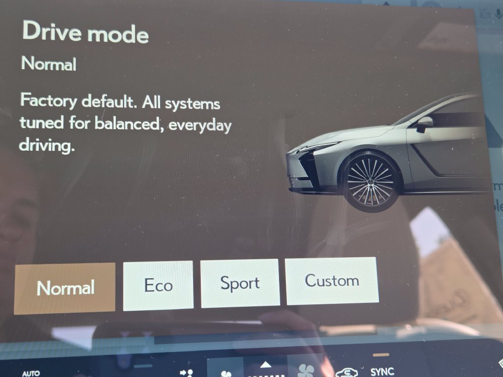 New 2026 Lexus ES 350h w/ Cold Area Package FWD image 18