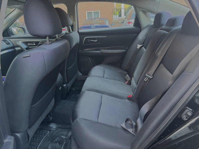 Used 2018 Nissan Altima 2.5 SR FWD image 21