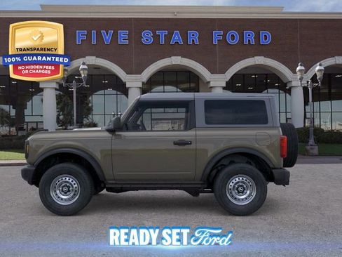New 2025 Ford Bronco Base image 4