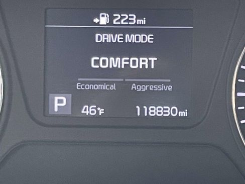 Used 2019 Kia Sorento LX image 29