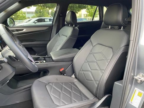 Used 2025 Volkswagen Atlas Cross Sport SE AWD/4WD image 22