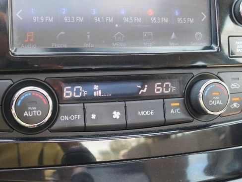Used 2018 Nissan Maxima Platinum FWD image 13