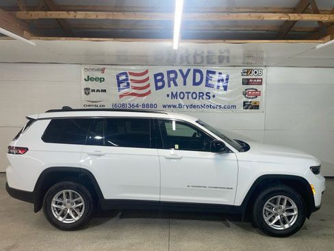 New 2026 Jeep Grand Cherokee L Laredo w/ MOPAR Finishing Package image 1