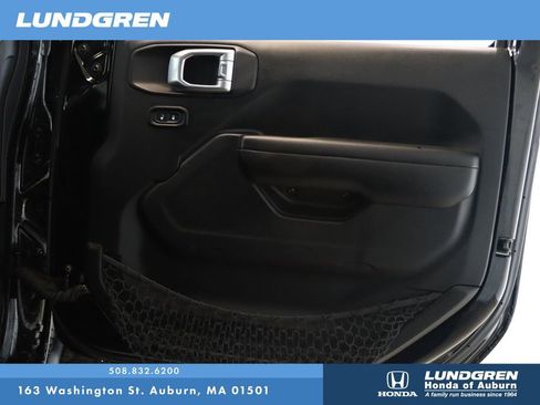 Used 2018 Jeep Wrangler Unlimited Rubicon image 13