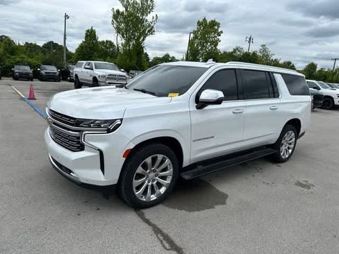 Used 2021 Chevrolet Suburban Premier AWD/4WD image 15