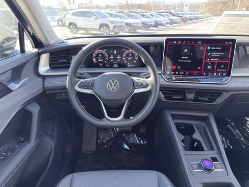 New 2026 Volkswagen Tiguan SE AWD/4WD image 19