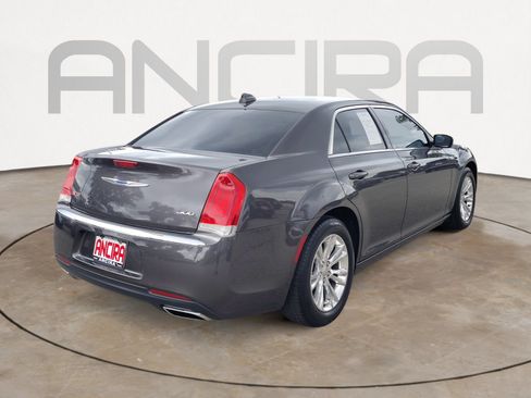 Used 2018 Chrysler 300 Touring w/ Driver Convenience Group RWD image 13