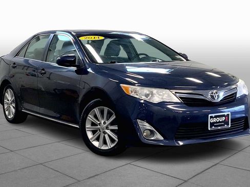 Used 2014 Toyota Camry XLE w/ Leather Package image 4
