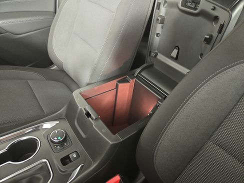 Certified 2023 Chevrolet Traverse LT FWD image 29