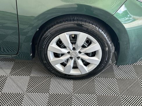 Used 2016 Toyota Corolla LE FWD image 11