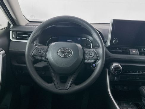 Used 2025 Toyota RAV4 XLE w/ Convenience Package image 18