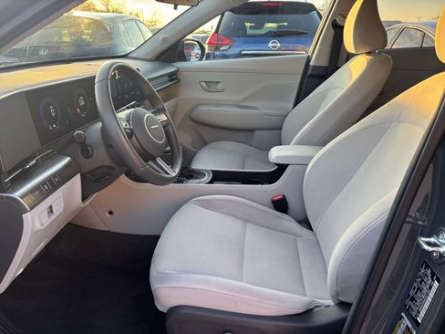 Used 2025 Hyundai Kona SEL image 27