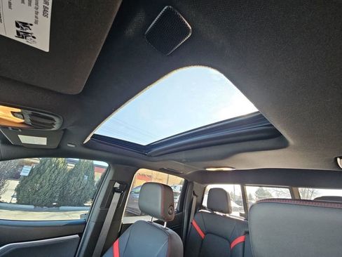 Used 2024 Chevrolet Colorado Z71 w/ Z71 Convenience Package 2 image 18