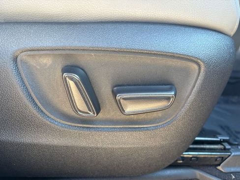 Used 2024 Toyota Sienna XLE image 38