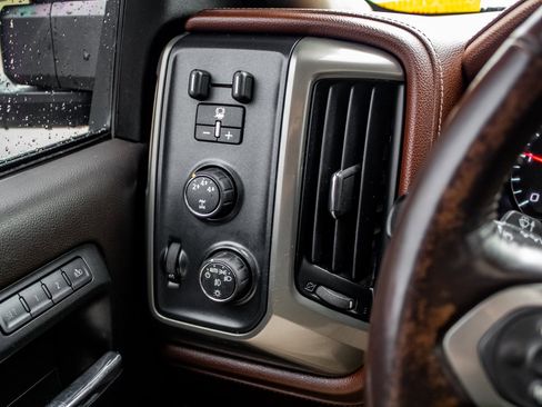 Used 2016 Chevrolet Silverado 2500 High Country w/ High Country Premium Package AWD/4WD image 36