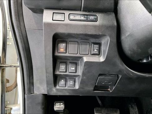 Used 2023 Nissan Frontier PRO-4X AWD/4WD image 39