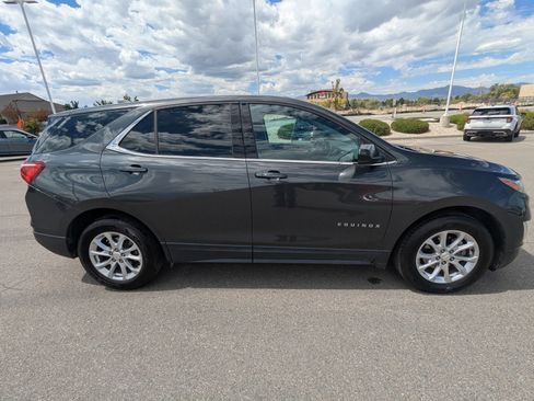 Used 2020 Chevrolet Equinox LT FWD image 2