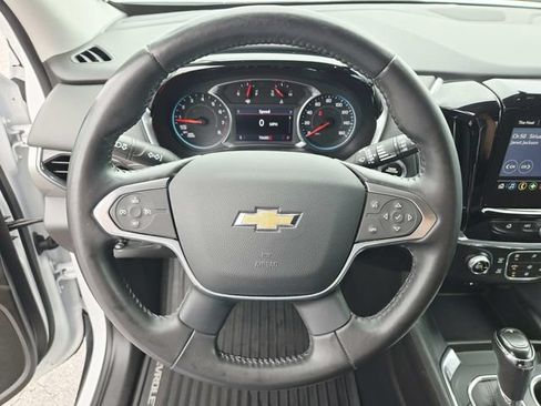 Used 2020 Chevrolet Traverse LT FWD image 17