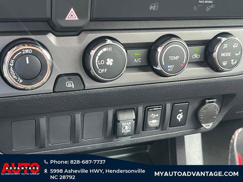 Used 2019 Toyota Tacoma TRD Off-Road AWD/4WD image 18