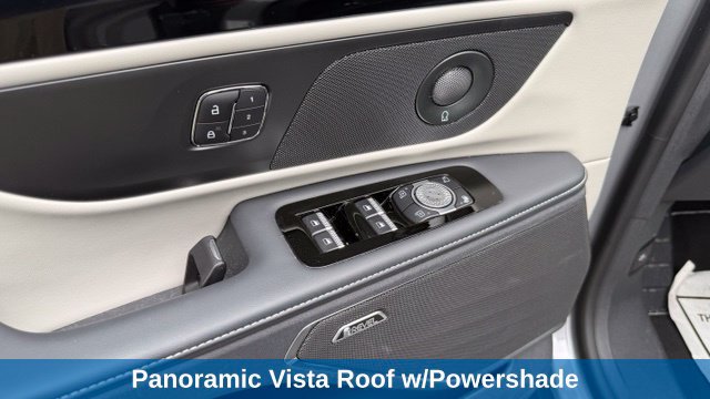 Used 2025 Lincoln Nautilus Reserve AWD/4WD image 11