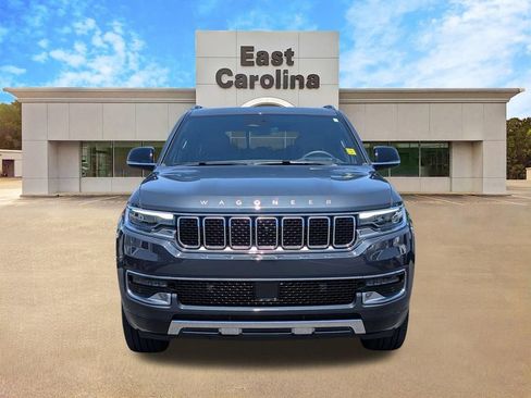 Certified 2025 Jeep Wagoneer Series III w/ Premium Group I AWD/4WD image 8