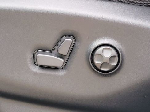 New 2026 Chrysler Pacifica Select w/ S Appearance Package image 4