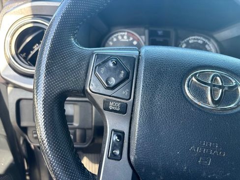 Used 2018 Toyota Tacoma TRD Sport w/ Technology Package RWD image 17