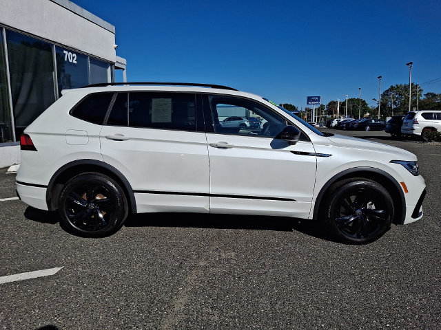 Used 2024 Volkswagen Tiguan SE R-Line AWD/4WD image 7