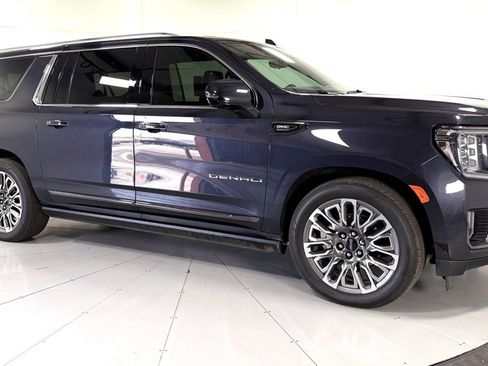 Used 2024 GMC Yukon XL Denali Ultimate image 3