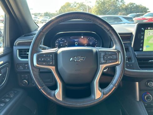 Used 2023 Chevrolet Suburban Z71 w/ Luxury Package AWD/4WD image 17