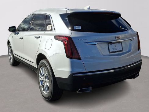 New 2026 Cadillac XT5 Luxury image 3