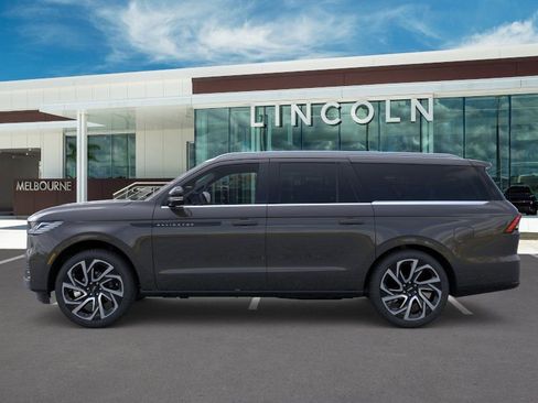 New 2026 Lincoln Navigator L Black Label AWD/4WD image 3