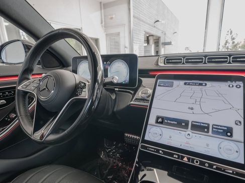 Used 2023 Mercedes-Benz S 500 4MATIC w/ AMG Line image 19