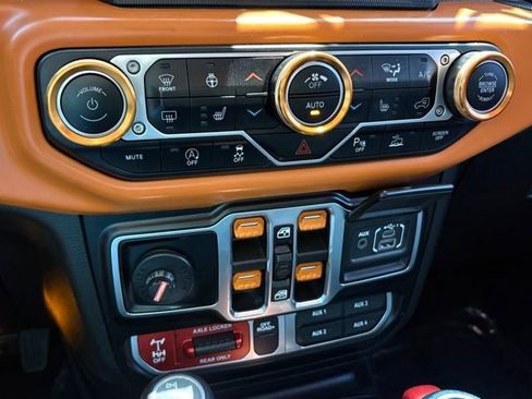 Used 2021 Jeep Gladiator Mojave AWD/4WD image 17