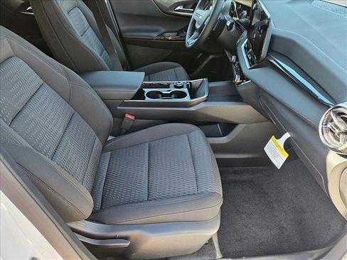 New 2026 Chevrolet Equinox LT image 16